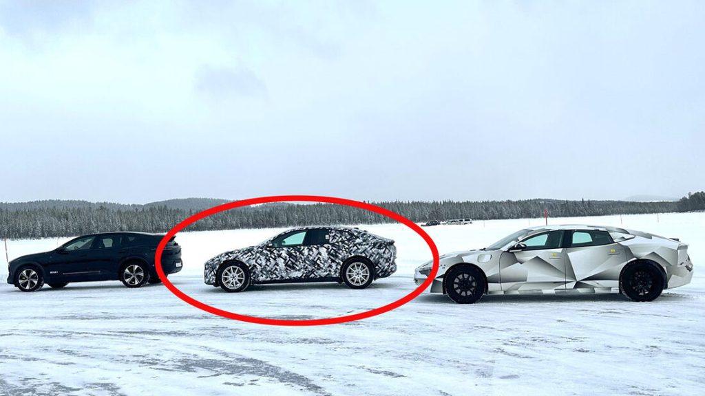 POLESTAR 4 (2023)