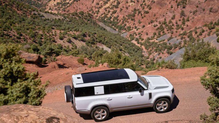 Land Rover macht den Defender zum Achtsitzer