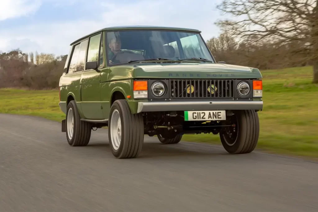 Inverted zeigt Range Rover Classic Restomod mit 450 PS E-Motor!