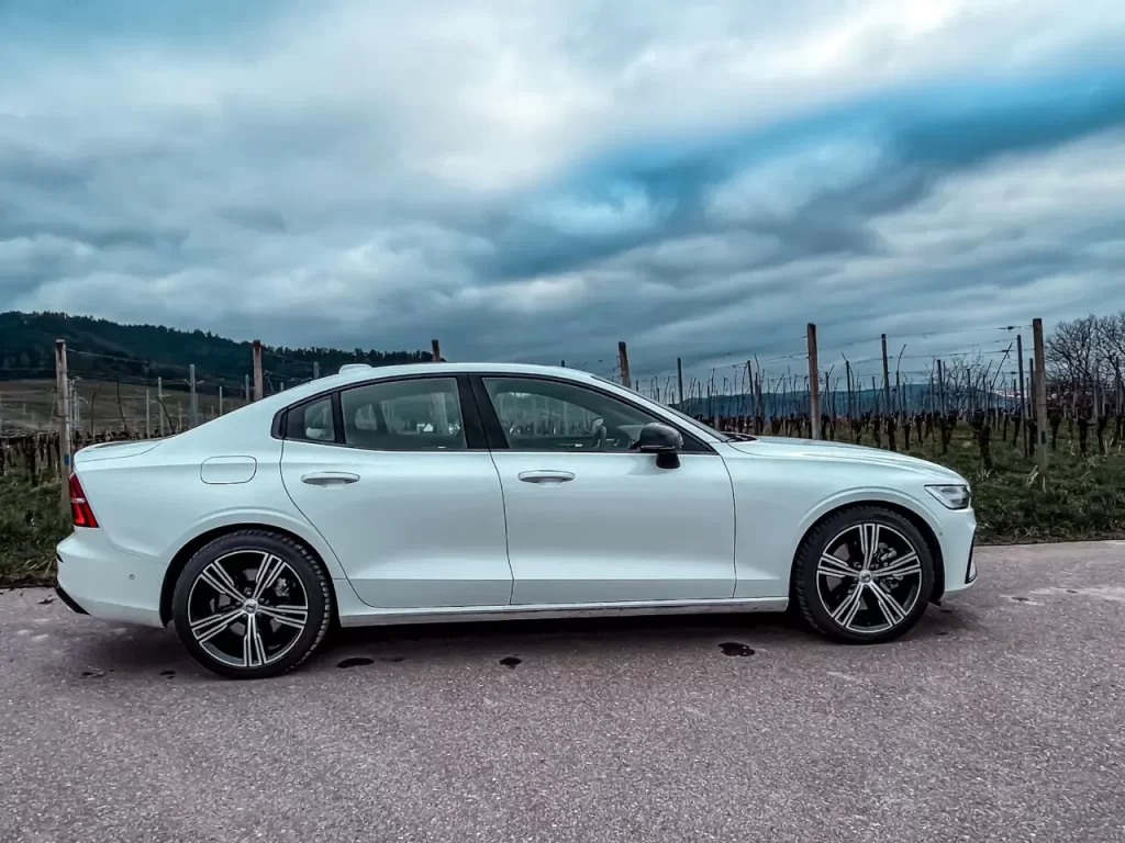VOLVO S60 T8 RECHARGE ULTIMATE