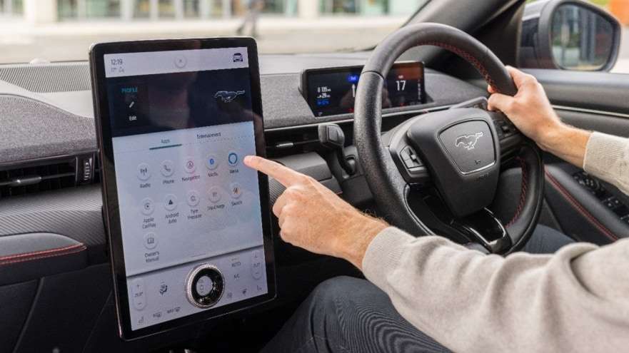 LASS UNS REDEN: ALEXA ZIEHT PER FORD POWER-UP SOFTWARE-UPDATE IN DIE AUTOS EUROPÄISCHER KUNDEN EIN