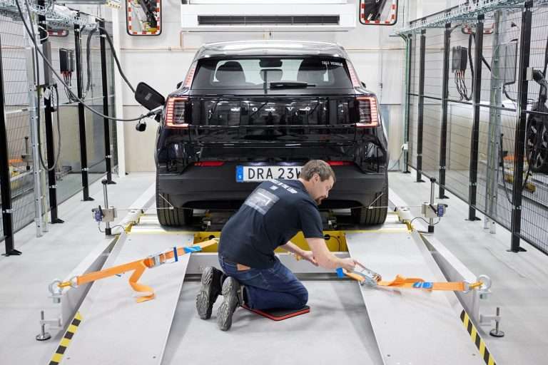 Volvo Cars eröffnet neues Software-Testzentrum