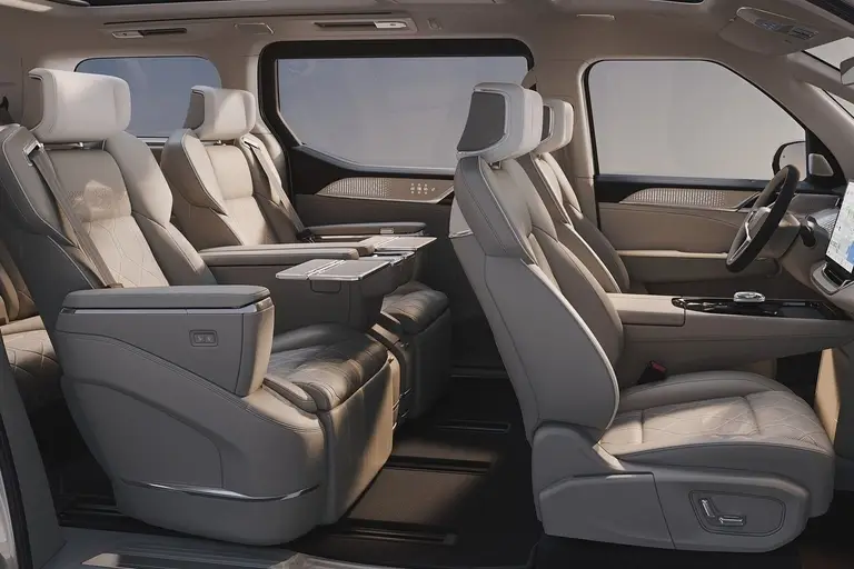 Volvo baut mit dem EM90 ein Statussymbol auf Rädern