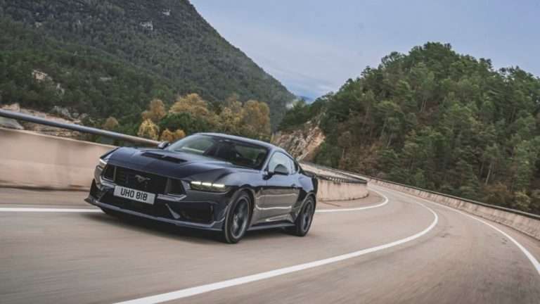 DER NEUE FORD MUSTANG UND MUSTANG DARK HORSE: