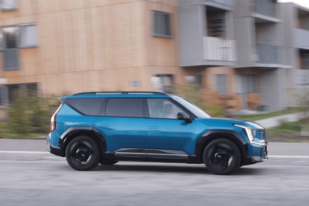Kia_EV9_GT-line_Ocean_Blue_ff_02.jpg.crop.615
