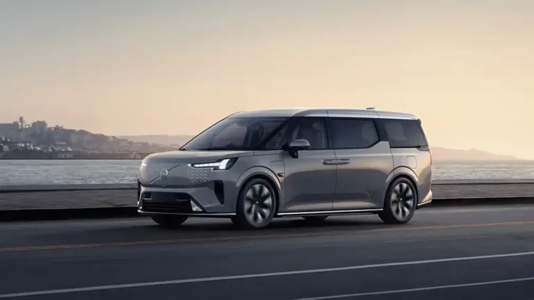 Volvo veröffentlicht elektrischen Minivan EM90