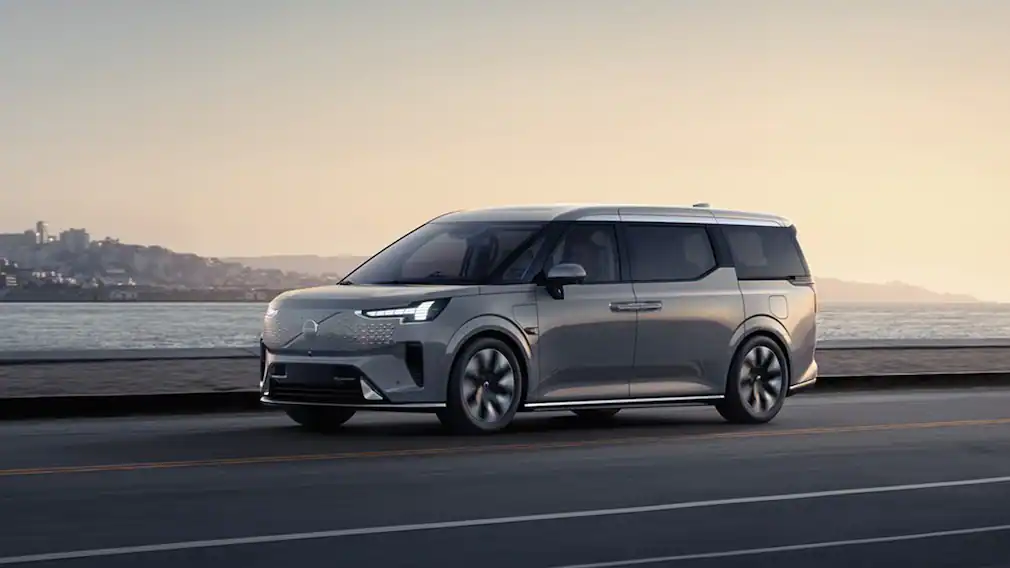 Volvo veröffentlicht elektrischen Minivan EM90