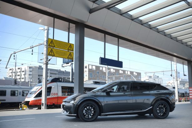 KIA HILFT ÖBB, DEN FUHRPARK ZU DEKARBONISIEREN KIA HILFT ÖBB, DEN FUHRPARK ZU DEKARBONISIEREN