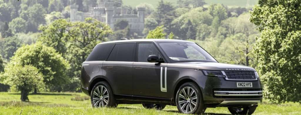 SUPERIOR MODERN LUXURY STATUS CONFIRMED BY DOUBLE WIN FOR RANGE ROVER AT AUTO TRADER NEW CAR AWARDS 2024