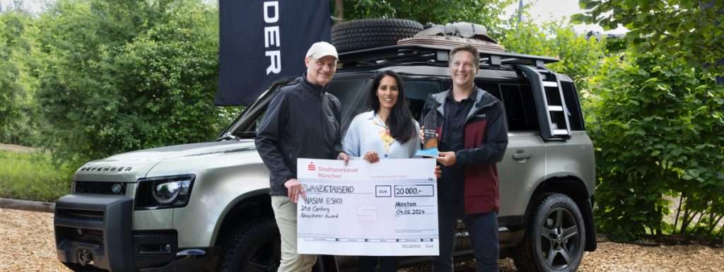 DIE PROFIKLETTERIN UND MENSCHENRECHTSAKTIVISTIN NASIM ESHQI GEWINNT DEN 21ST CENTURY ADVENTURER AWARD 2024