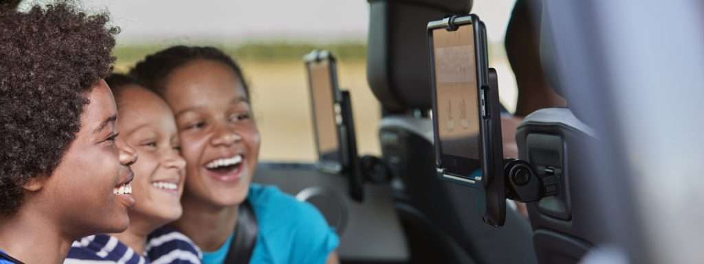 JLR UND TATA COMMUNICATIONS VERTIEFEN PARTNERSCHAFT, UM KUNDEN EIN NAHTLOSES VERNETZTES ERLEBNIS ZU ERMÖGLICHEN