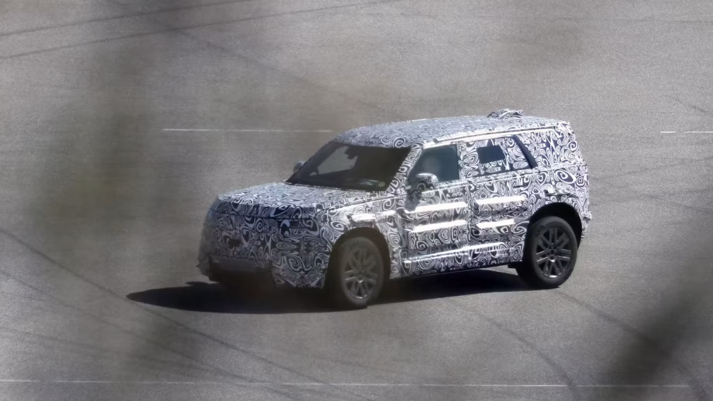Elektrischer Baby-Defender von Land Rover erwischt
