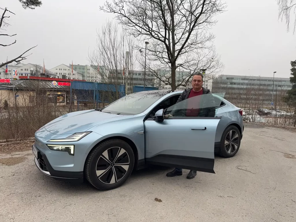 Polestar 4 im Test: Elegantes und komfortables E-Auto ohne Heckscheibe