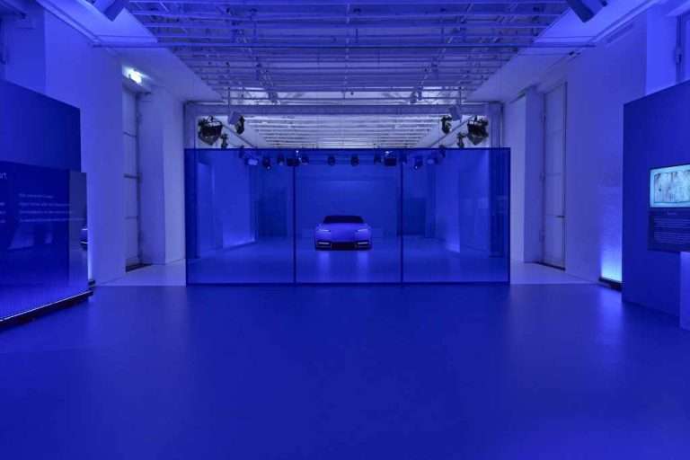 JAGUAR TYPE 00 FEIERT DEUTSCHLANDPREMIERE MIT KÜNSTLERISCHER INSZENIERUNG IN MÜNCHEN