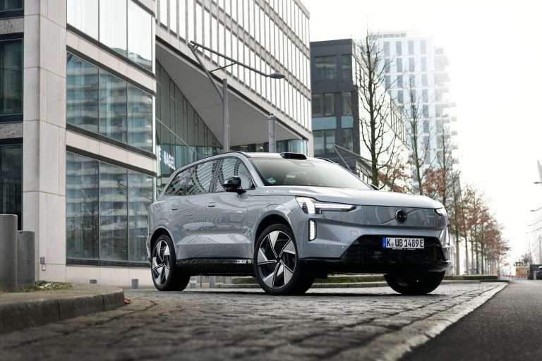 Volvo EX90 gewinnt „Connected Car Award”