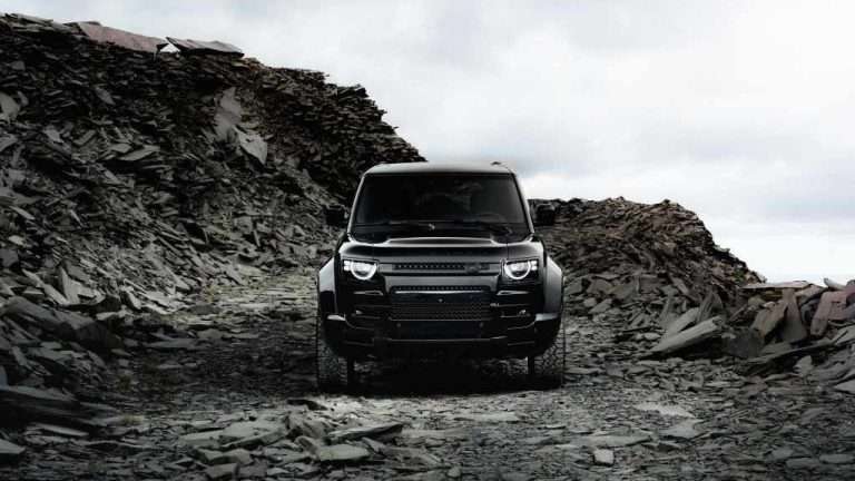 DER NEUE DEFENDER OCTA BLACK: DER ROBUSTE UND LUXURIÖSE 4X4-ROCKSTAR