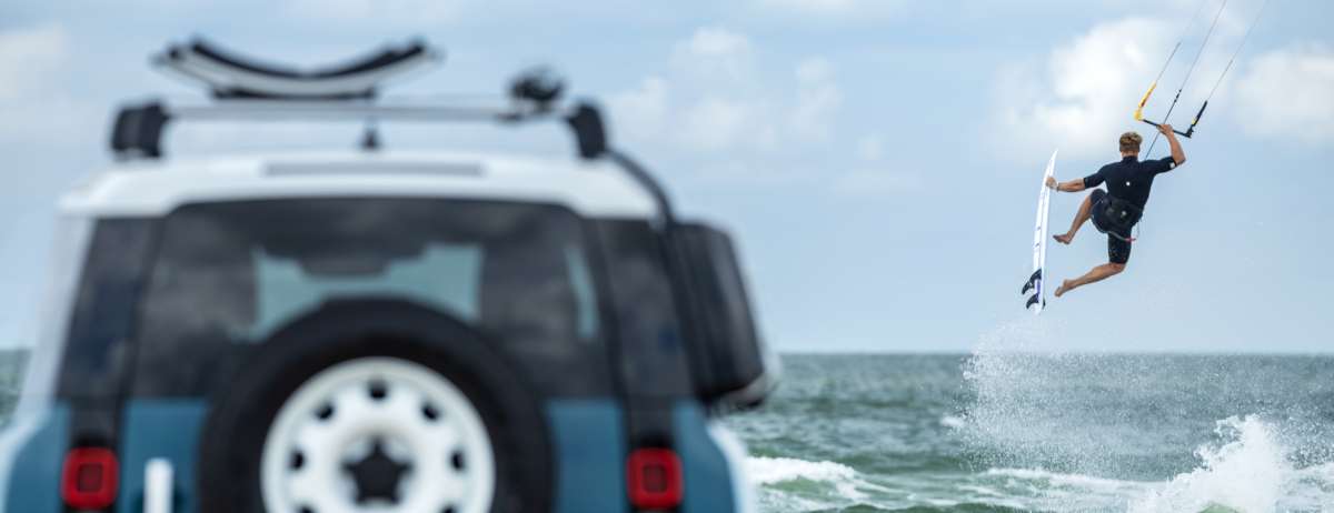 DESTINATION DEFENDER SYLT 2025: BRITISCHE ABENTEUERMARKE TRIFFT AUF STARS DES KITE-SURF WORLD CUPS DESTINATION DEFENDER SYLT 2025: BRITISCHE ABENTEUERMARKE TRIFFT AUF STARS DES KITE-SURF WORLD CUPS