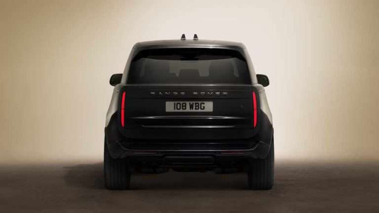INTRODUCING RANGE ROVER SV BLACK: