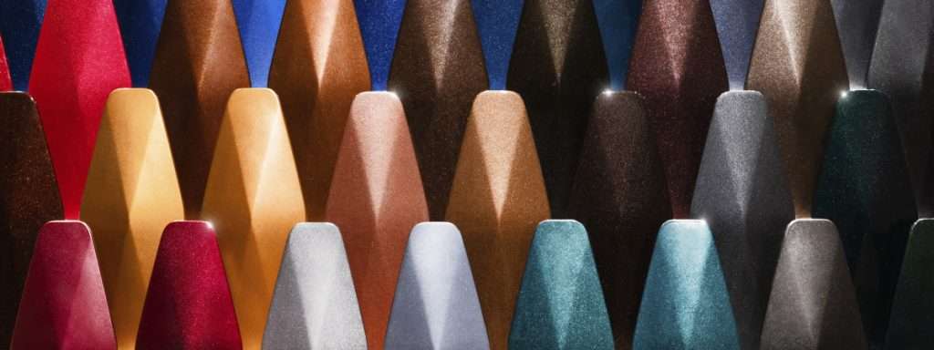 MAGNIFICENT LUSTRE: RANGE ROVER DEVELOPS MIRROR-LIKE PAINT FINISH FOR BESPOKE CLIENTS