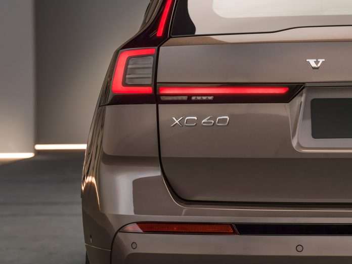 The_New_Volvo_XC60_Studio_Model_Badge