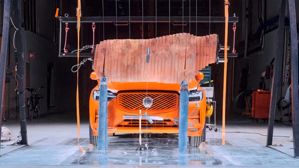 Elch-Crash-Test-Dummys sind real – und Volvo besitzt einen von weltweit nur zwei Exemplaren